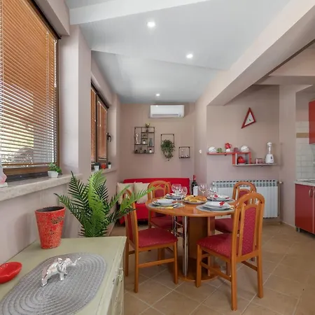 Nono Apartment *