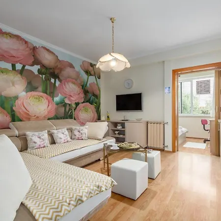 Nono アパート ポレッチ